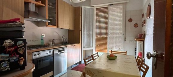 4 bedrooms Apartment in Reggio Emilia, Italy No. 349376 4