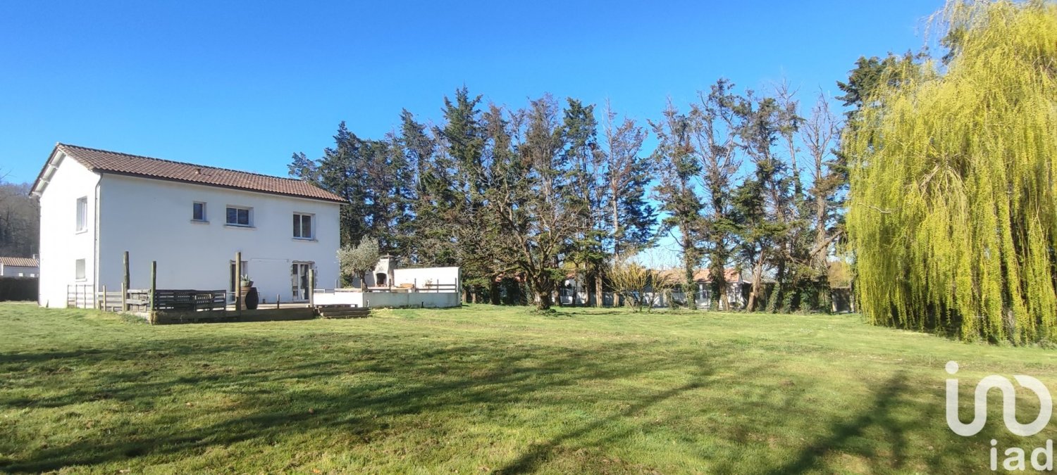 4 bedrooms House in Brizambourg, France No. 103205