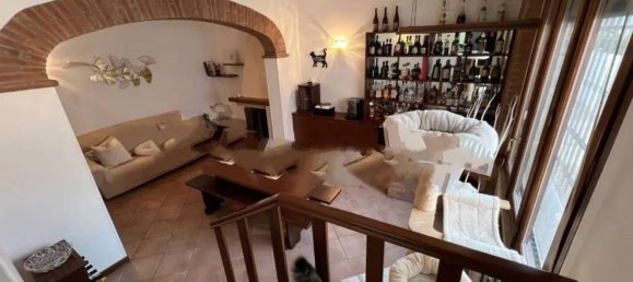 9-Zimmer Villa in Gonzaga, Italy, Nr. 93735 5