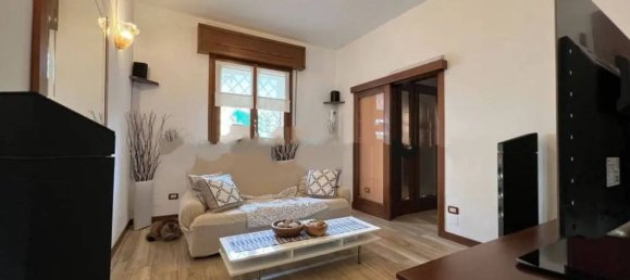9-Zimmer Villa in Gonzaga, Italy, Nr. 93735 6