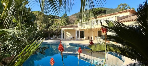 5 bedrooms Villa in Cavalaire-sur-Mer, France No. 99958 2