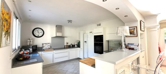 5 bedrooms Villa in Cavalaire-sur-Mer, France No. 99958 6