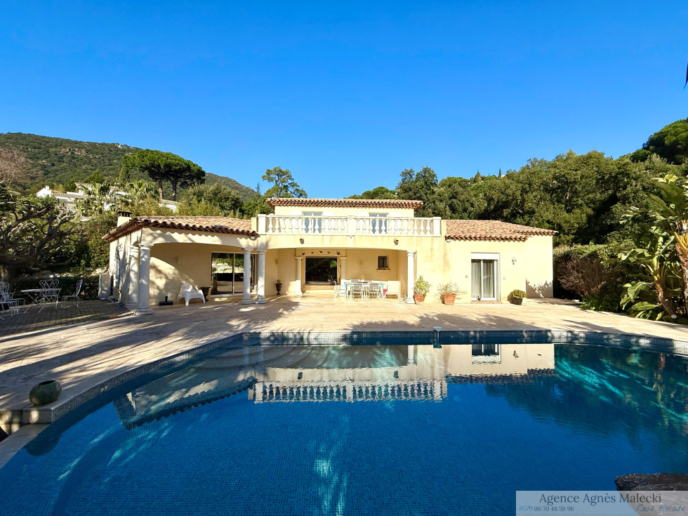 5 bedrooms Villa in Cavalaire-sur-Mer, France No. 99958