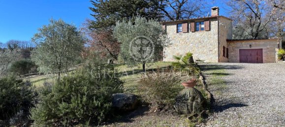 2 bedrooms House in Radicofani, Italy No. 158845 2