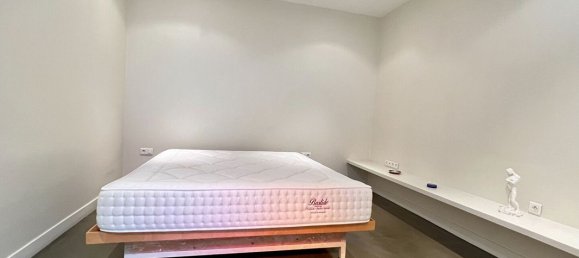 3 bedrooms House in Seine-Saint-Denis, France No. 177910 8