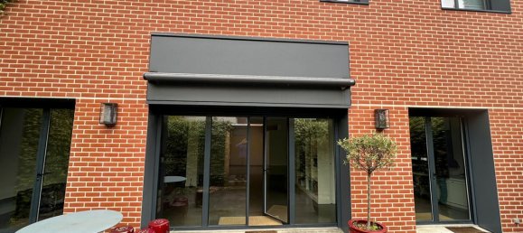 3 bedrooms House in Seine-Saint-Denis, France No. 177910 2