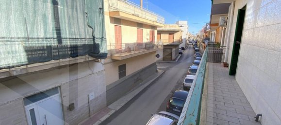 4 rooms House in Noicattaro, Italy No. 22744 5