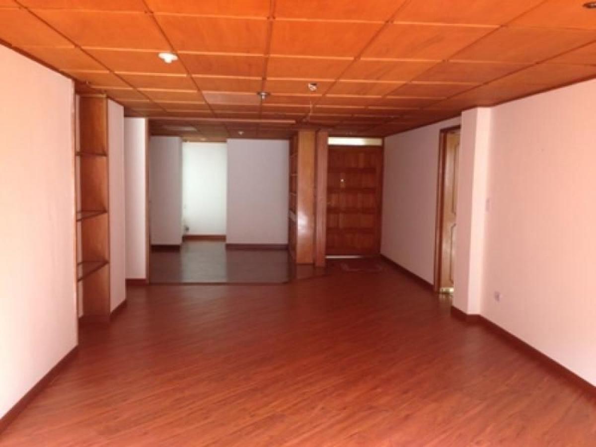 Casa de 3 dormitorios en Bogotá, Colombia No. 13100