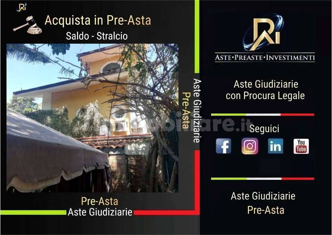 5 chambres Appartement à Messina, Italy No. 223649