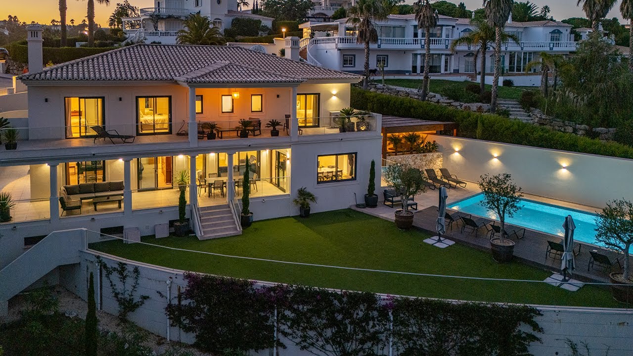 5 bedrooms Villa in Budens, Portugal No. 207879