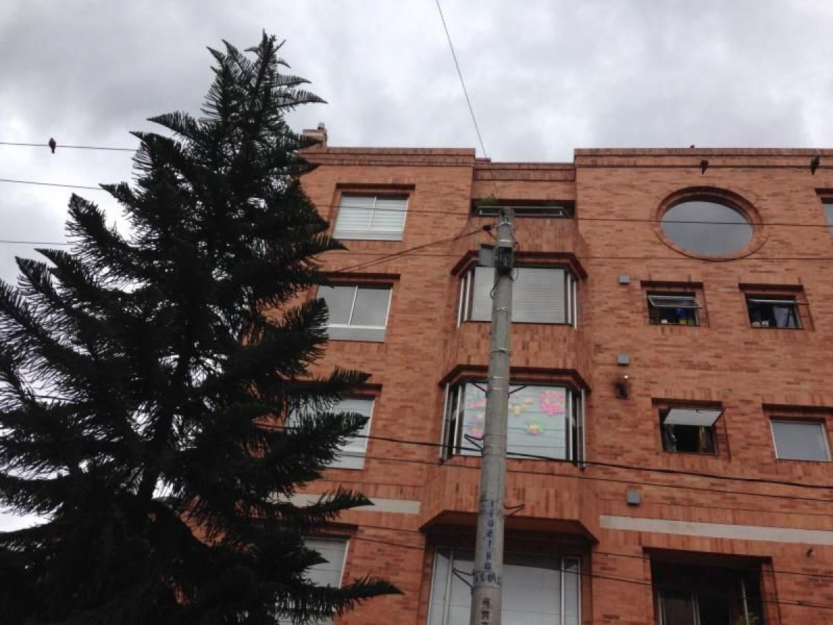 Casa de 3 dormitorios en Bogotá, Colombia No. 13638