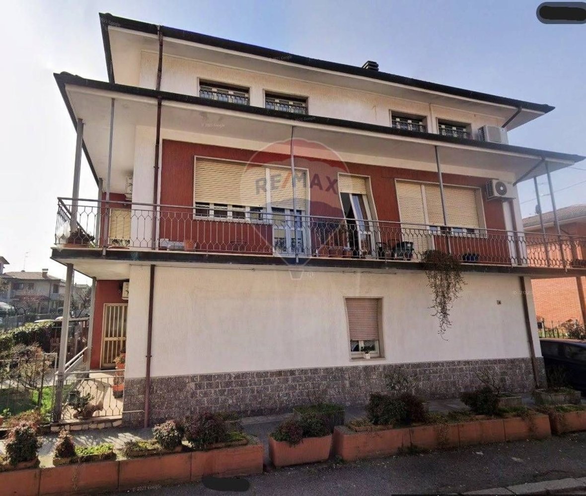 Квартира с 8 комнатами в Мадзано, Италия № 79078