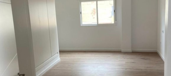 Apartamento de 5 dormitorios en Burjassot, Spain No. 4480 20