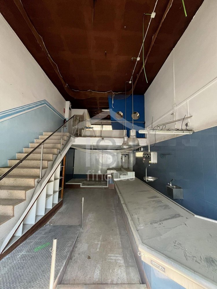 Imóvel comercial em Sant Just Desvern, Spain 84 m² N.º 150847