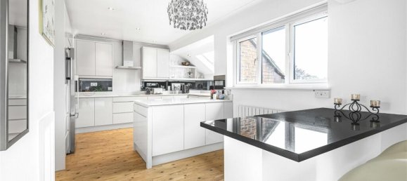 3 bedrooms Penthouse in Enfield, United Kingdom No. 6622 10