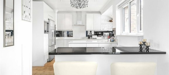 3 bedrooms Penthouse in Enfield, United Kingdom No. 6622 8