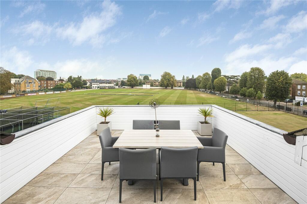 3 bedrooms Penthouse in Enfield, United Kingdom No. 6622