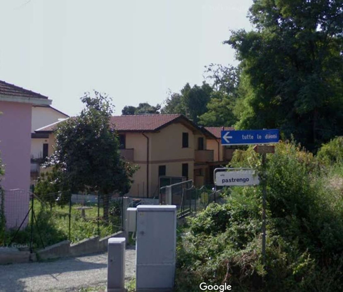 3 rooms House in Somma Lombardo, Italy No. 14462