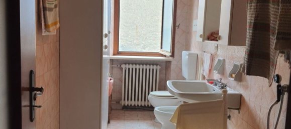 5 rooms Apartment in Montemagno, Italy No. 119777 8