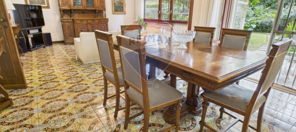 10 rooms Apartment in Rome, Italy No. 14799 6