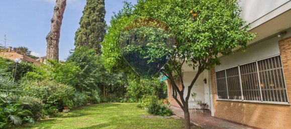 10 rooms Apartment in Rome, Italy No. 14799 3