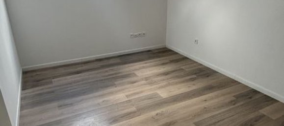 3 bedrooms House in Bresles, France No. 61223 6