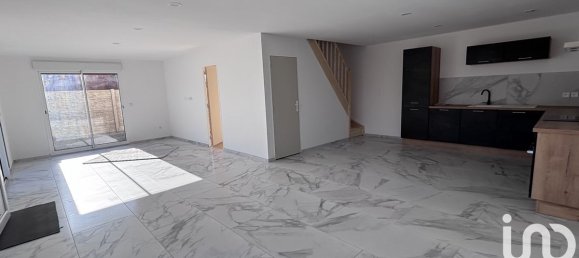 3 bedrooms House in Bresles, France No. 61223 2