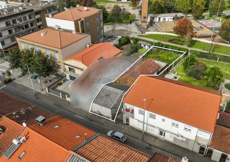 255m² Building in Fafe, Portugal No. 70779