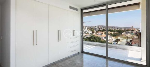 Квартира с 3 спальнями в Лимассол, Кипр № 18685 9