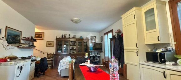 3 rooms House in Carmignano, Italy No. 124161 5