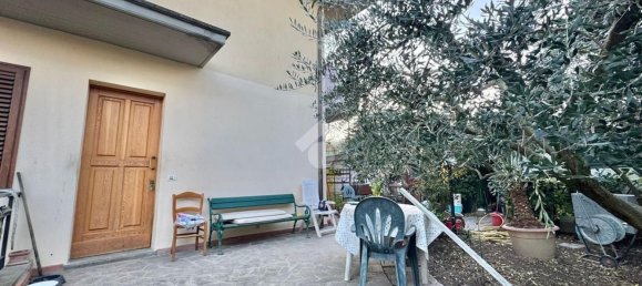 3 rooms House in Carmignano, Italy No. 124161 3