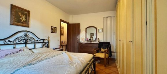 3 rooms House in Carmignano, Italy No. 124161 10