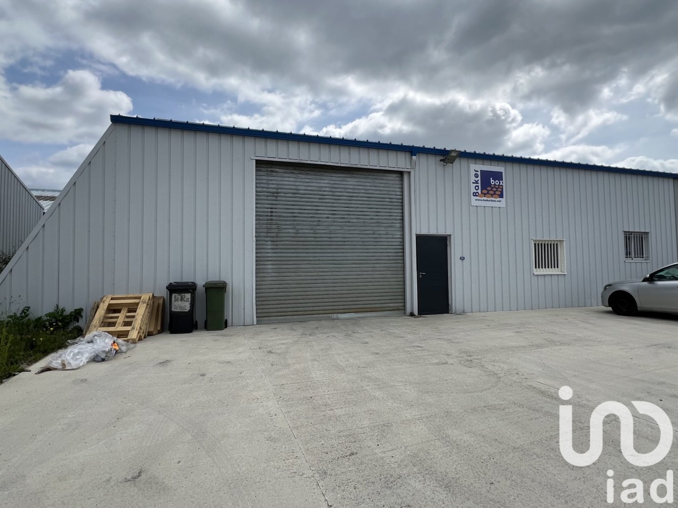 259m² Building in Villiers-en-Lieu, France No. 230808