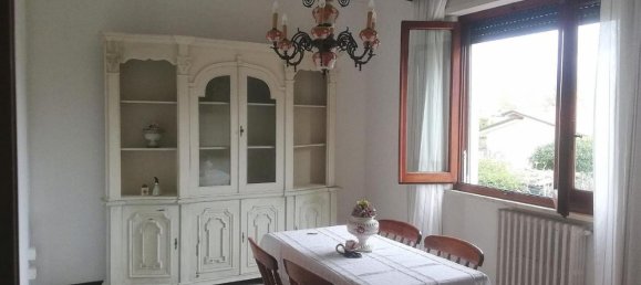 5 rooms Apartment in Massa, Italy No. 111114 2