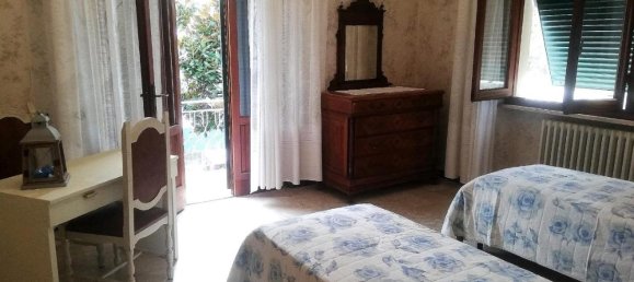 5 rooms Apartment in Massa, Italy No. 111114 10