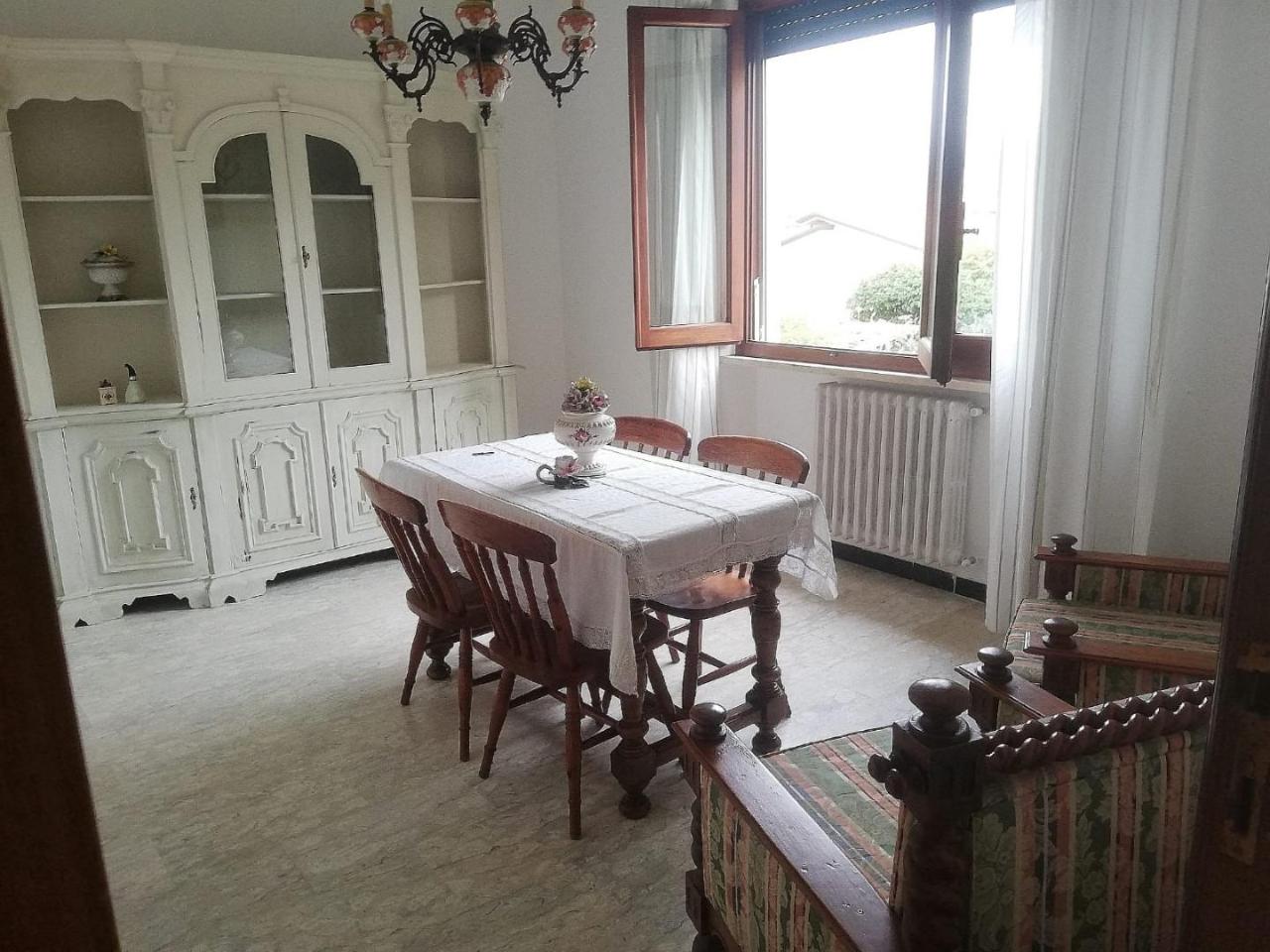 5 rooms Apartment in Massa, Italy No. 111114