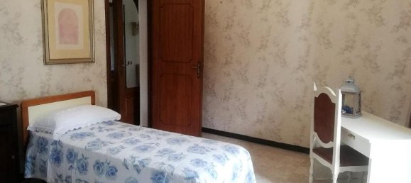 5 rooms Apartment in Massa, Italy No. 111114 4