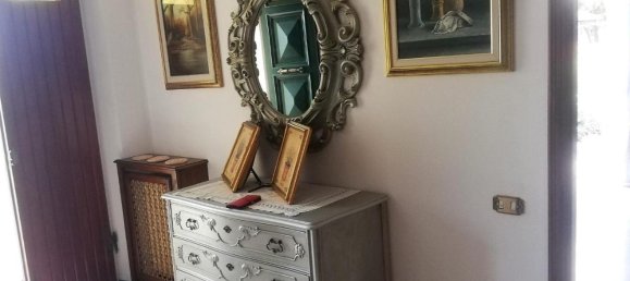 5 rooms Apartment in Massa, Italy No. 111114 7