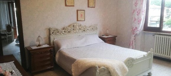 5 rooms Apartment in Massa, Italy No. 111114 20