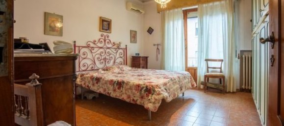 5 bedrooms Apartment in Siena, Italy No. 314400 9