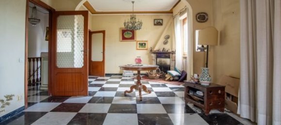 5 bedrooms Apartment in Siena, Italy No. 314400 8