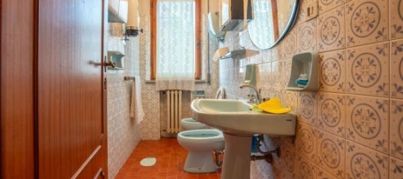 5 bedrooms Apartment in Siena, Italy No. 314400 16