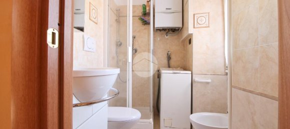 3-salle Appartement à L'Aquila, Italy No. 229414 13