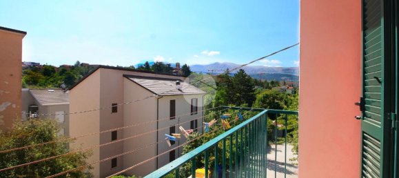 3-salle Appartement à L'Aquila, Italy No. 229414 11