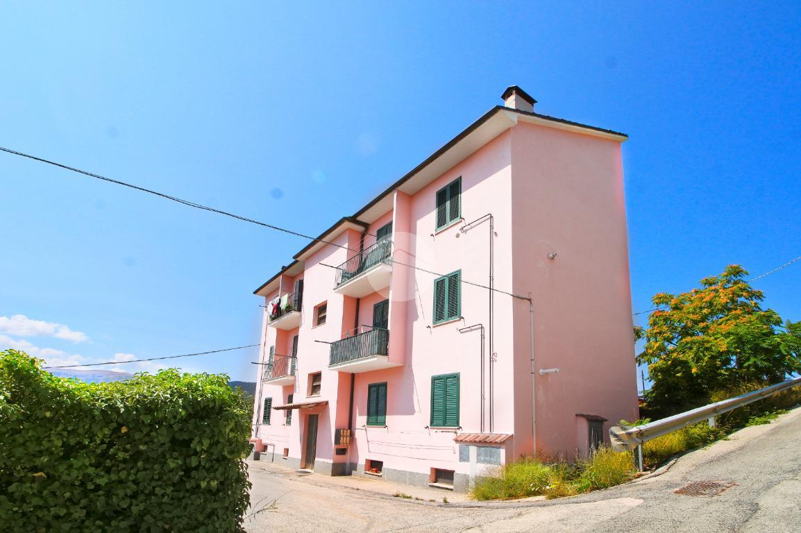 3-salle Appartement à L'Aquila, Italy No. 229414