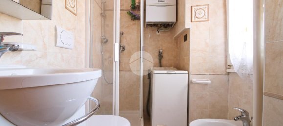 3-salle Appartement à L'Aquila, Italy No. 229414 12