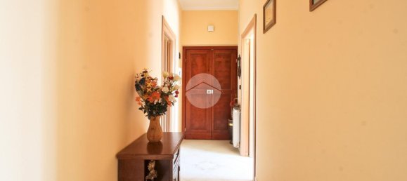 3-salle Appartement à L'Aquila, Italy No. 229414 3