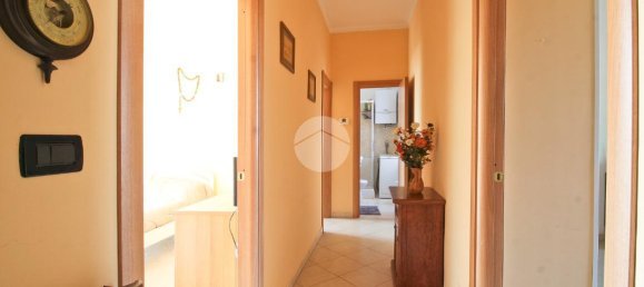 3-salle Appartement à L'Aquila, Italy No. 229414 2