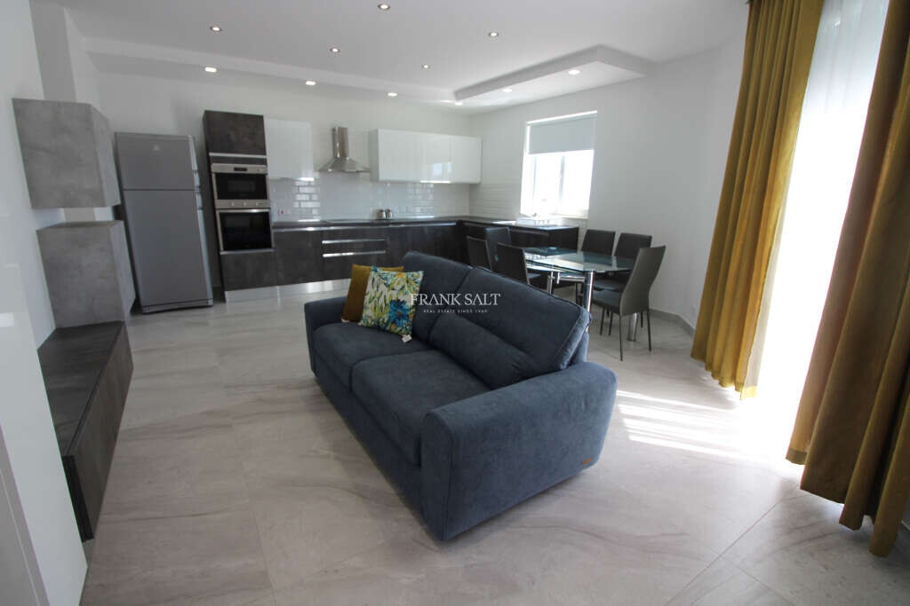3 bedrooms Penthouse in Santa Venera, Malta No. 11276