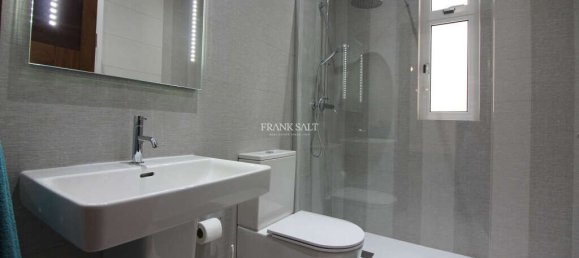 3 bedrooms Penthouse in Santa Venera, Malta No. 11276 8